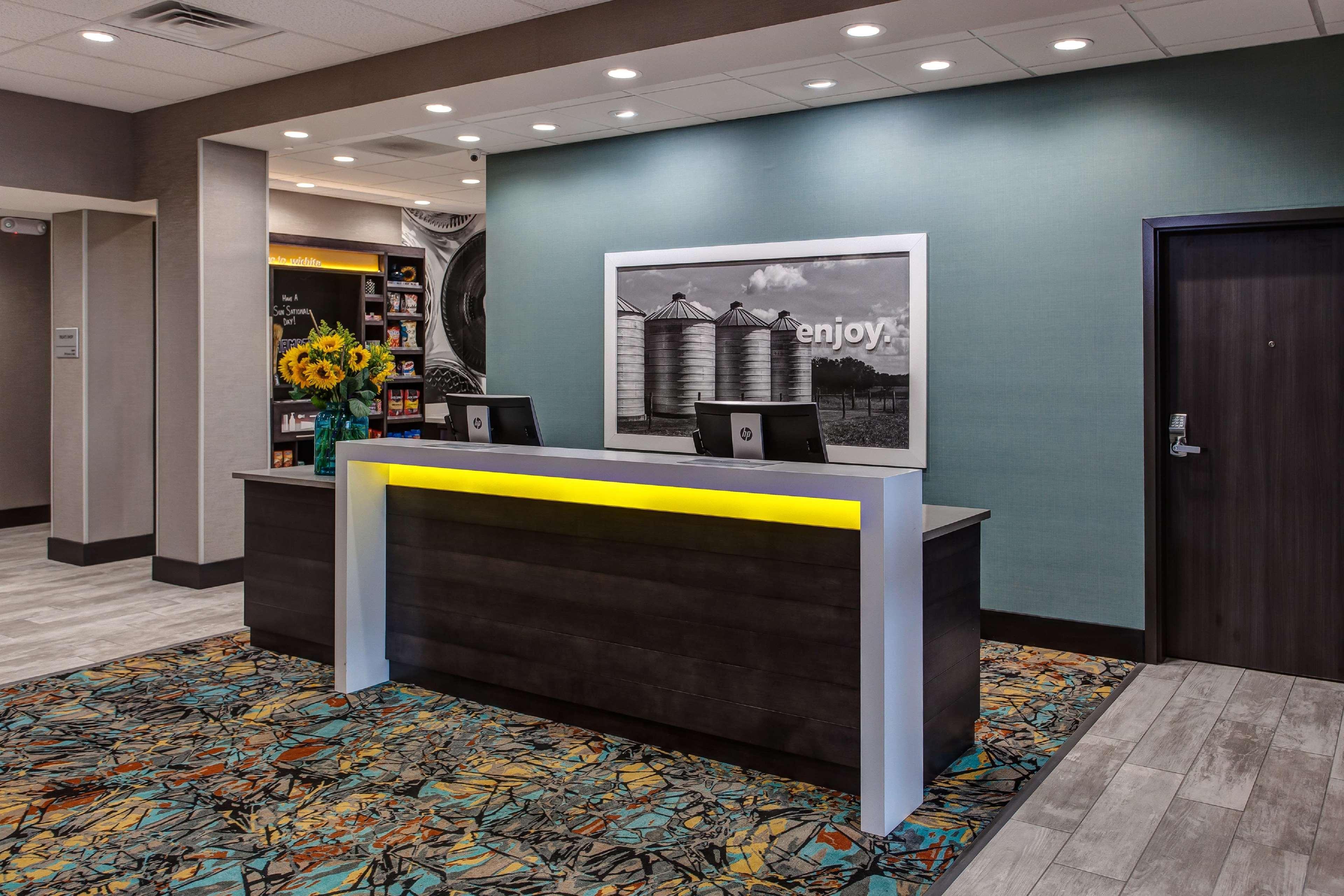 Hampton Inn & Suites-Wichita/Airport, Ks Екстер'єр фото
