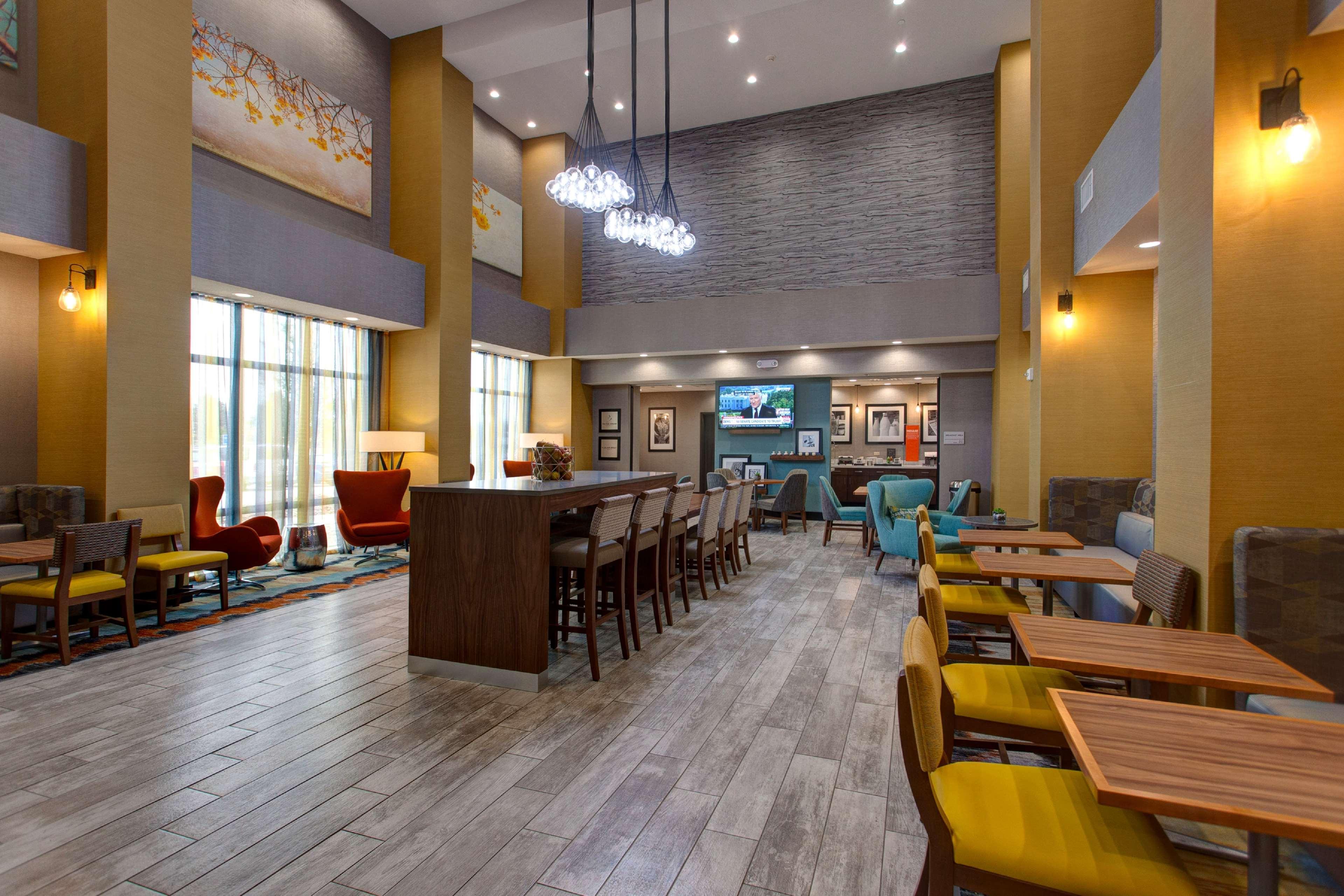 Hampton Inn & Suites-Wichita/Airport, Ks Екстер'єр фото