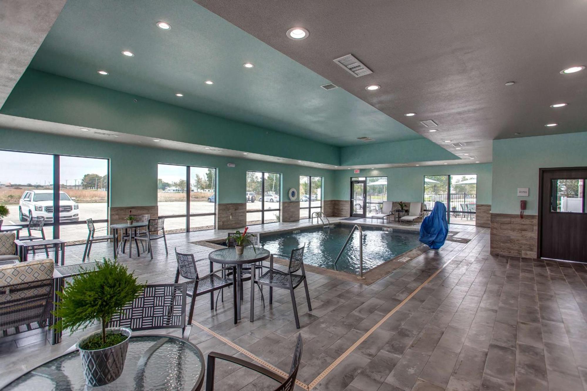Hampton Inn & Suites-Wichita/Airport, Ks Екстер'єр фото