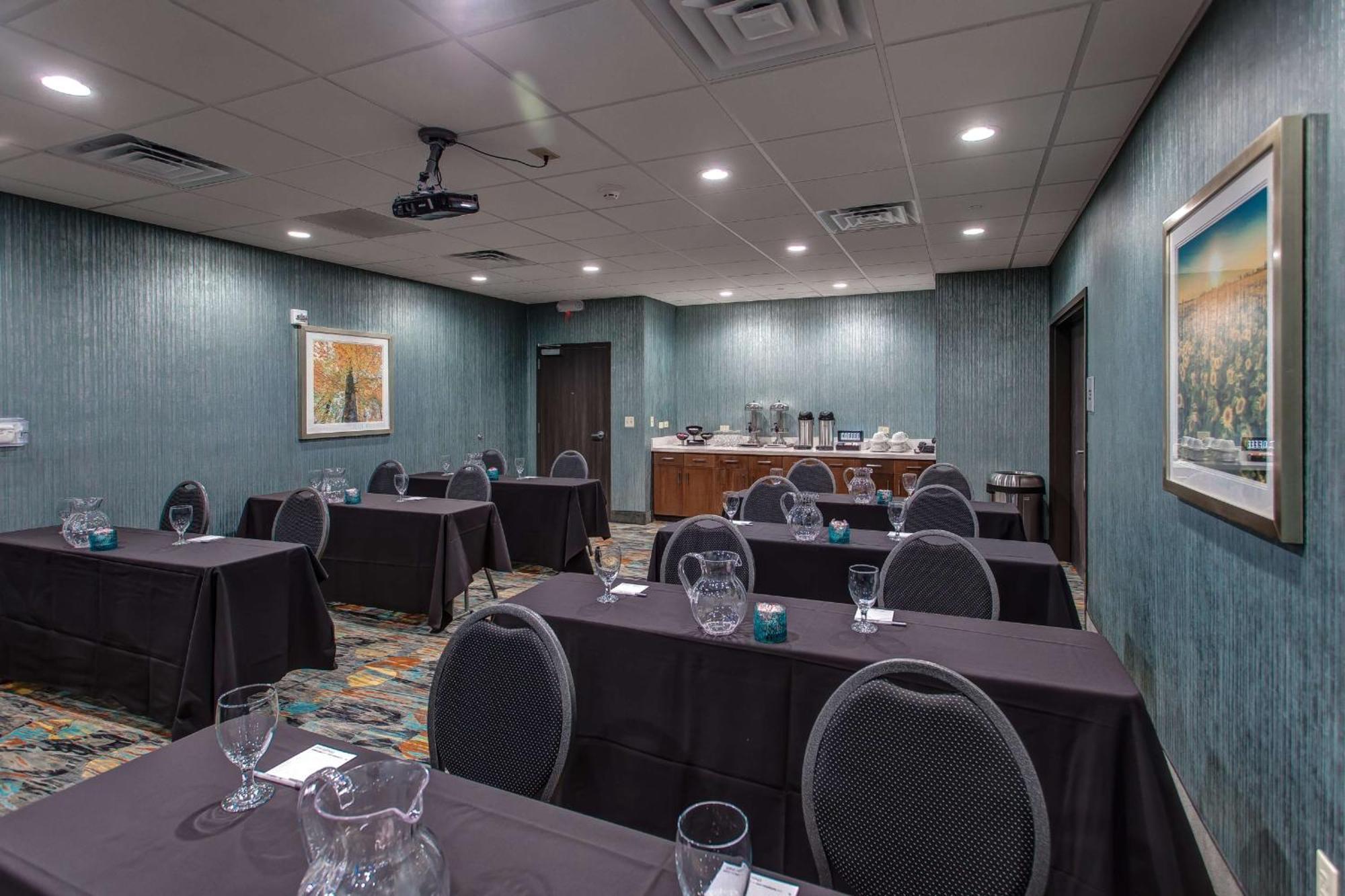 Hampton Inn & Suites-Wichita/Airport, Ks Екстер'єр фото